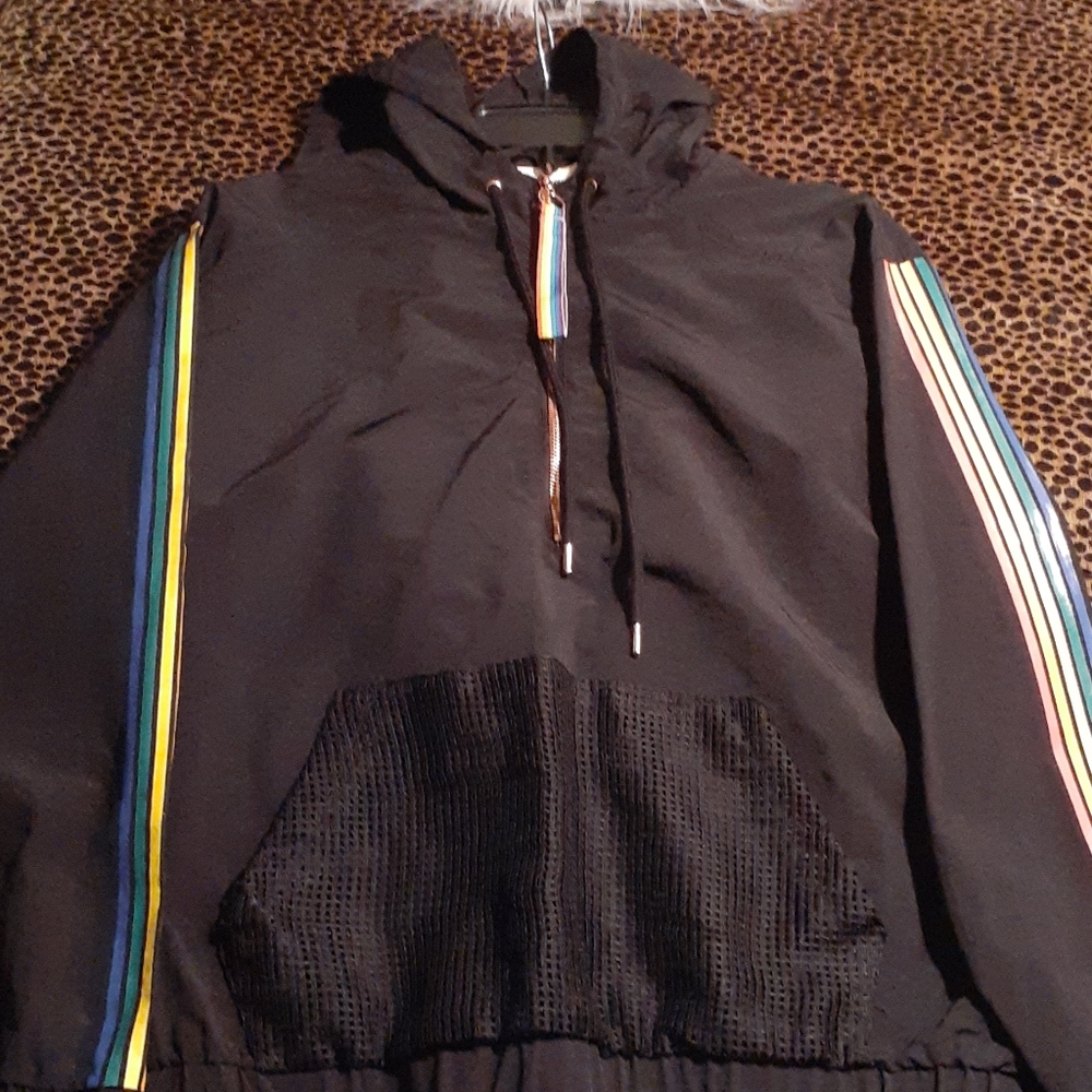 Black pullover